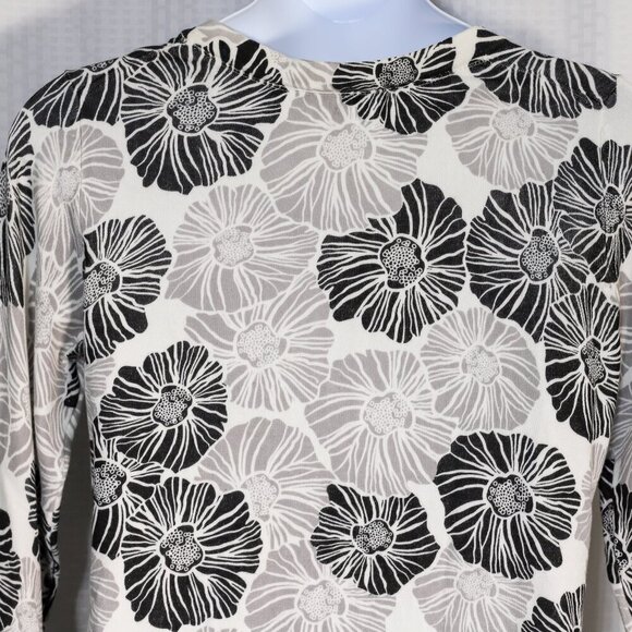 White Stag Size XL Grey/black/white floral pattern scoop neck button down cardig - Picture 7 of 11